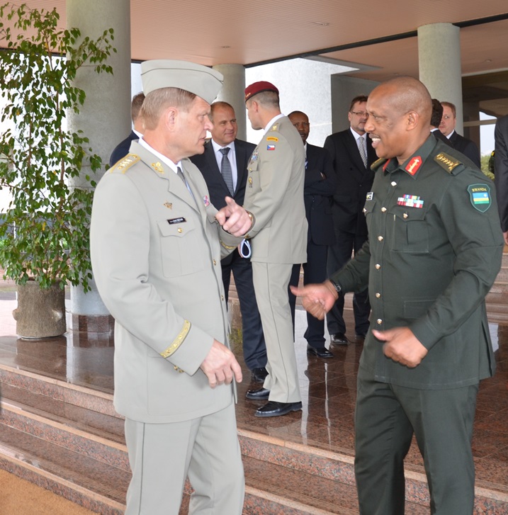 Umubano uzaba ushingiye ahanini ku guhanahana amahugurwa hagati y'ibisirikare byombi.