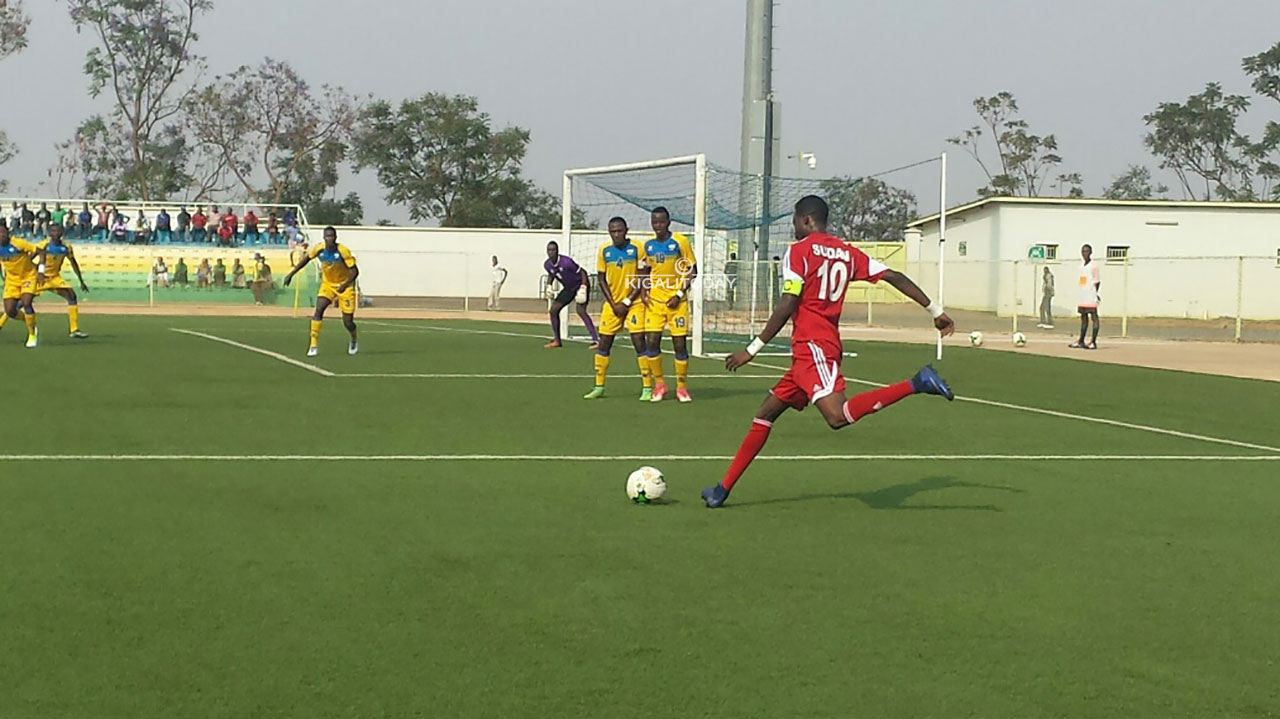 Sudani yakunze kubona imipira y'imiterekano ikabapfira ubusa