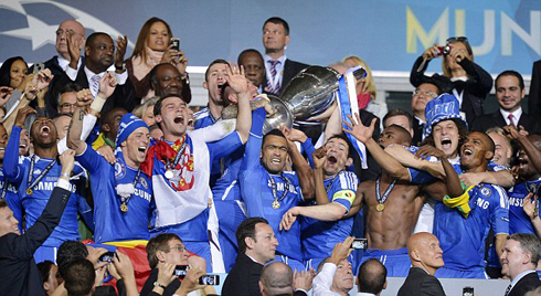 Ibyishimo byari byose ku bakinnyi n'abafana ba Chelsea.