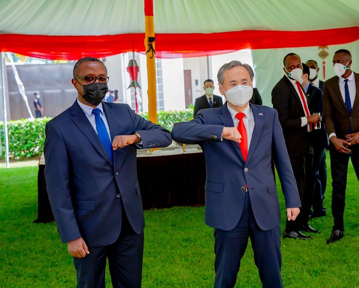 Minisitiri Biruta na Ambasaderi w