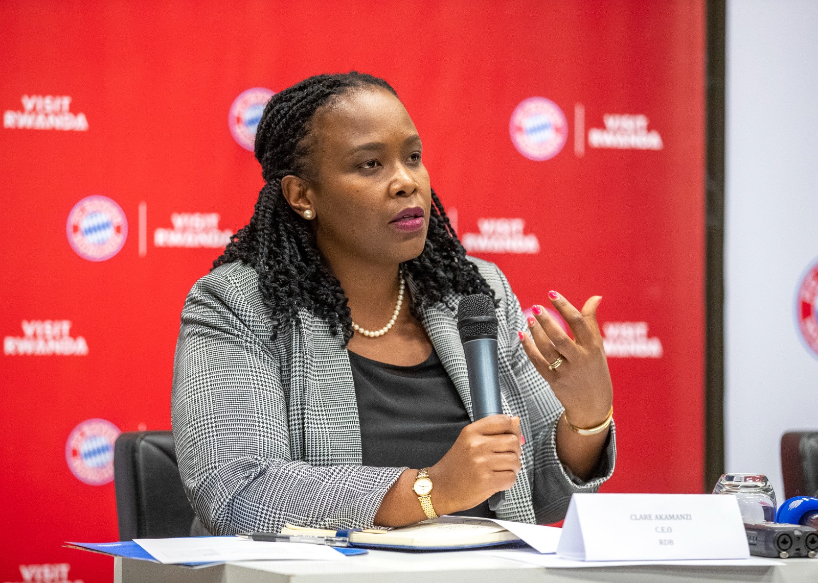 Clare Akamanzi avuga ko guhitamo Bayern Munich birimo intego y'isoko ry'ubukerarugendo rikenewe kwagurirwa mu gihugu cy'u Budage