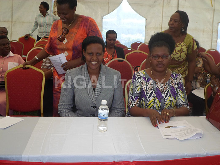 Minisitiri Gasinzigwa yasabye abagore bahawe igishoro kutazapfusha ubusa amahirwe bahabwa.