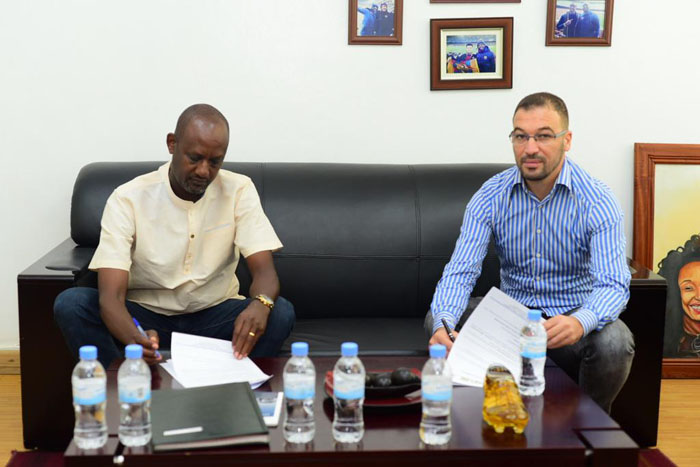 Mukura VS muri iki cyumweru yanasinyishije Djilali Bahloul nk'umutoza mukuru