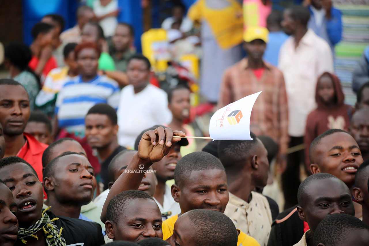 Baje gufana igare, ariko banatahana inyigisho