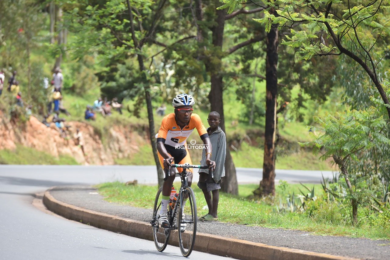 Hakiruwizeye Samuel yayoboye isiganwa Kirometero zisaga 90
