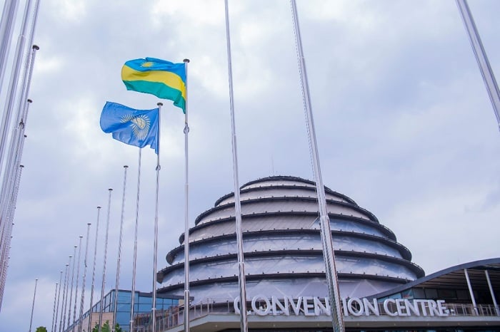 I Kigali tariki 09 Werurwe 2020 ku nyubako ya Kigali Convention Centre hazamuwe ibendera rya Commonwealth, habera n