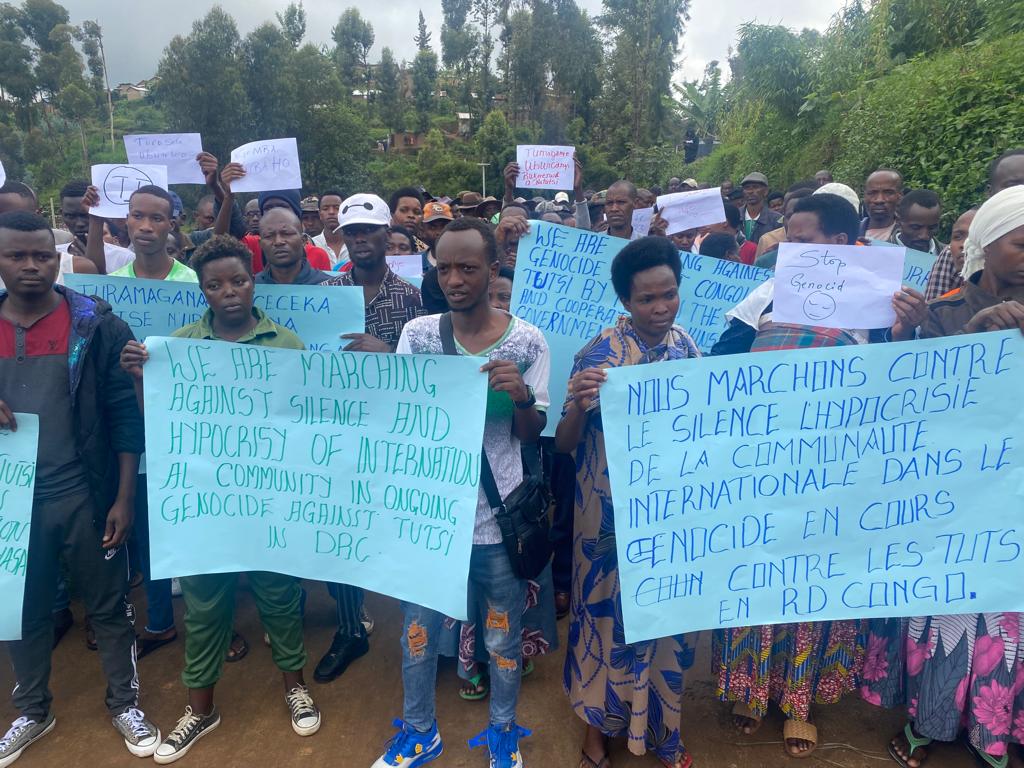 Impunzi z'Abanyekongo bavuga Ikinyarwanda bahungiye mu Rwanda mu myigaragambyo zishaka gutaha, umwaka ushize