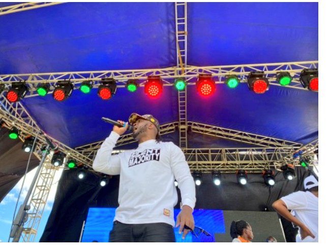 Umuhanzi Bebe Cool ni we wabimburiye abandi bahanzi mu gitaramo