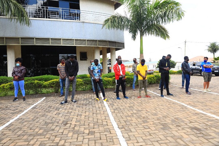 Abafana 15 baravugwaho guhimba ubutumwa bwa RBC bugaragaza ko bipimishije COVID-19