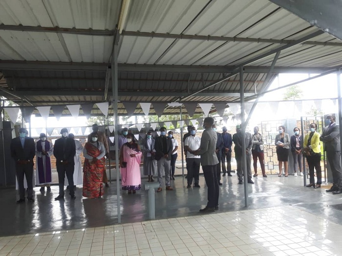 Abakozi ba Minisiteri y'Ubuzima n'ibigo biyishamikiyeho, abahagarariye Ishami rya LONI ryita ku buzima(OMS) ndetse n'ubuyobozi bw'Akarere ka Gasabo basuye urwibutso rw'ibitaro bya Caraes Ndera