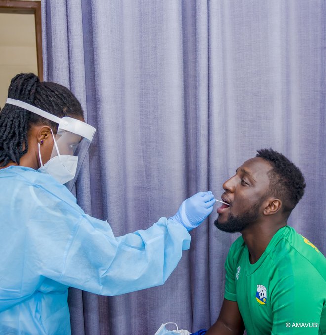 Abakinnyi bongeye gupimwa COVID-19 mbere yo gusubira mu mwiherero