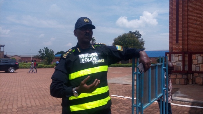 CP Rogers Rutikanga avuga ko gusaba abantu kwirinda ibyaha Polisi ibisangiye na Kiliziya