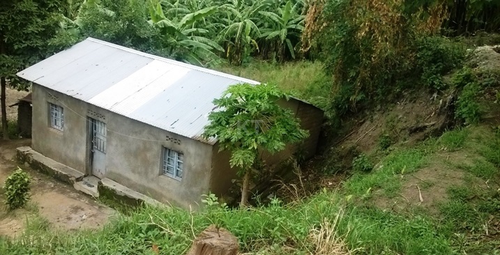 Cyanika bamwe mubatuye mu manegeka batazi ingaruka zababaho habaye Ibiza.