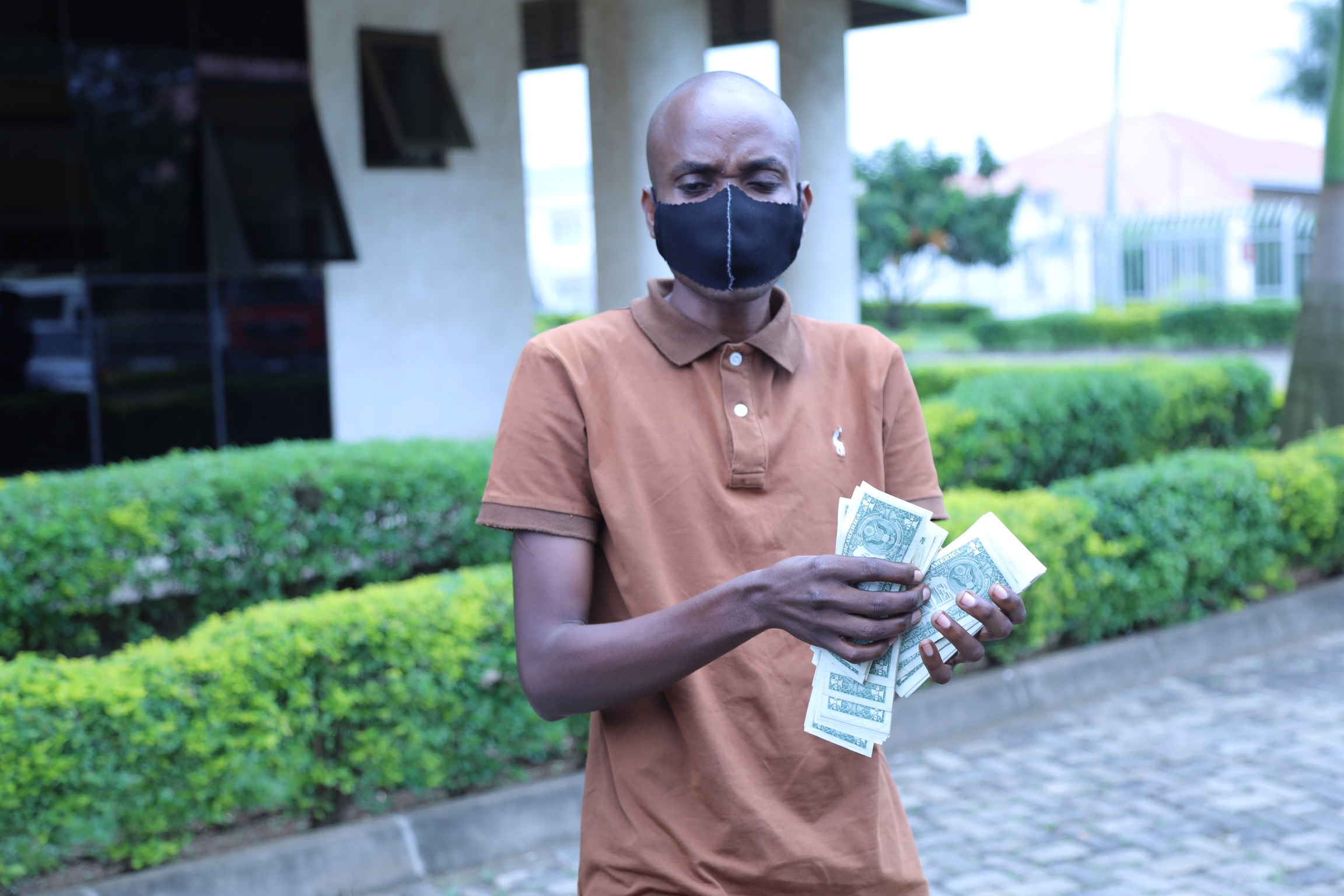 Uyu akurikiranyweho ubujura bwifashishije ubutekamutwe