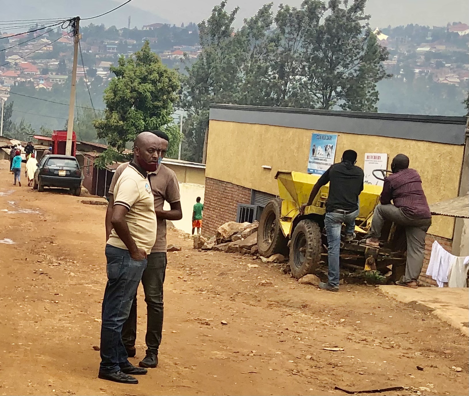 Aba dore uko bimereye mu muhanda n'ukuntu bambaye agapfukamunwa