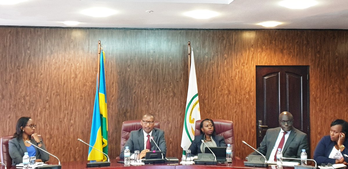 Guverineri wa banki nk