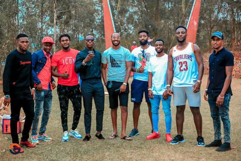 Sarpong n'inshuti ze ziganjemo abakinnyi