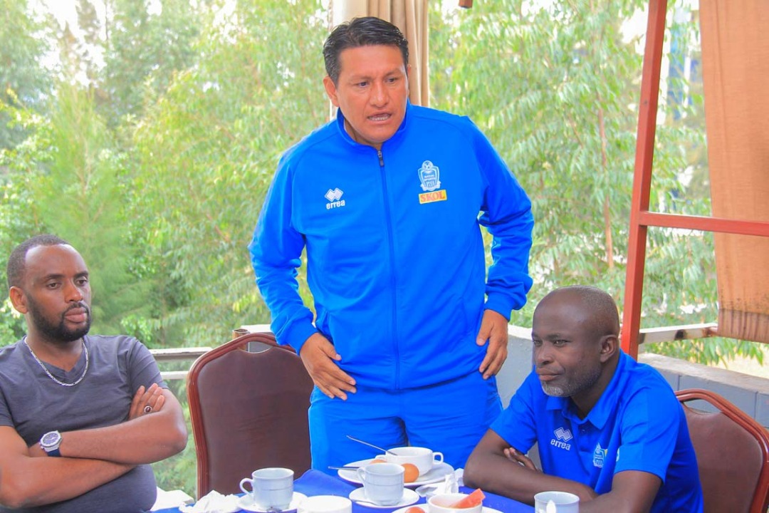 Ubuyobozi bwa Rayon Sports bwatangaje ko batandukanye ku bwumvikane, aho Kirasa Alain aza gutoza umukino Rayon Sports ifitanye na Mukura