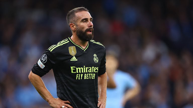 Daniel Carvajal wakinaga inyuma ku ruhande rw'iburyo rwa Real Madrid yagowe cyane na Jack Grealish wakinaga ibumoso bwa Manchester City imbere