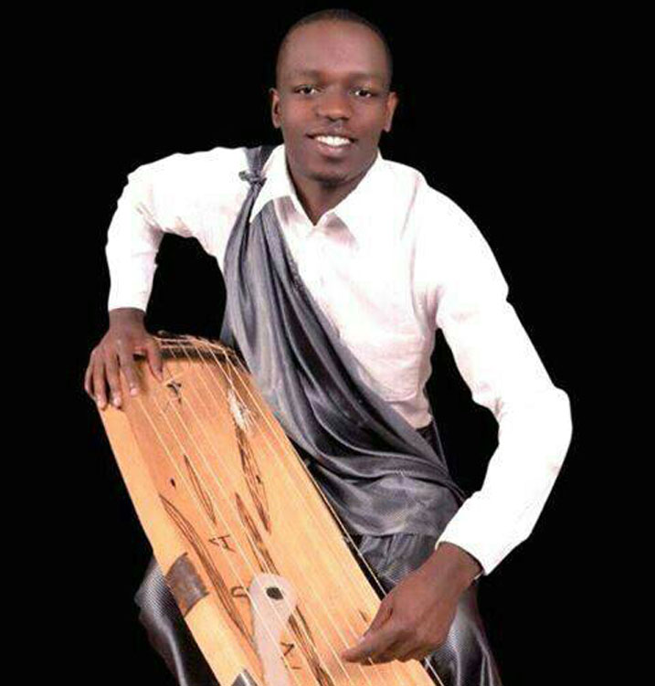 Ngarukiye Daniel Umuhanga mu gucuranga inanga