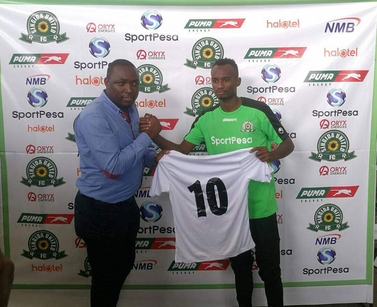 Danny Usengimana yahawe numwero 10