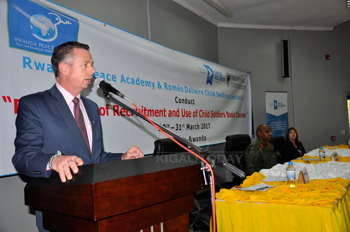 Darin Revees ushinzwe amahugurwa mu muryango witiriwe Gen. Romeo Dallaire 