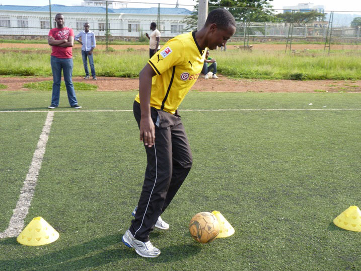 David Bayingana (Radio 10) mu myitozo yo kuwa mbere.