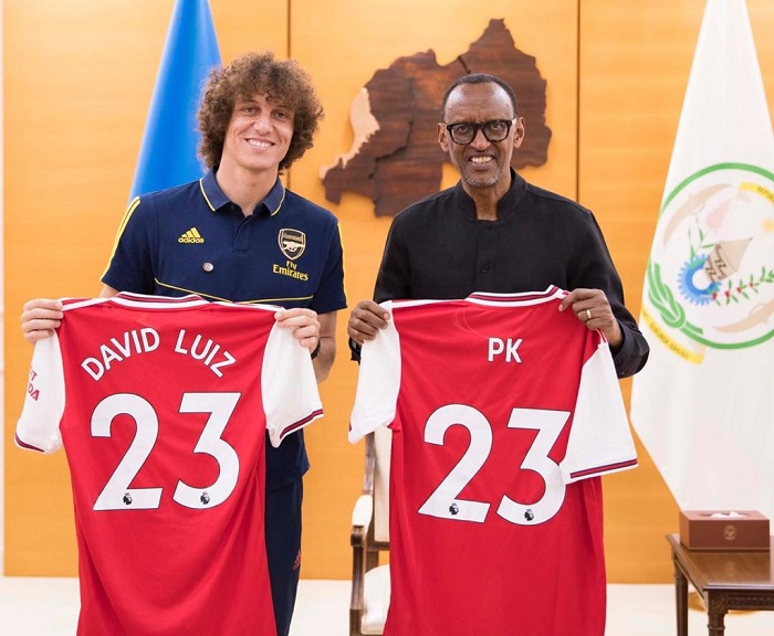 Perezida Kagame yakiriye mu biro bye David Luiz