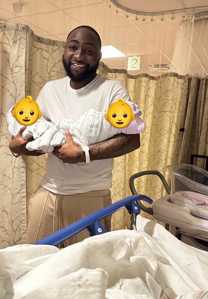 Davido ateruye abana be b