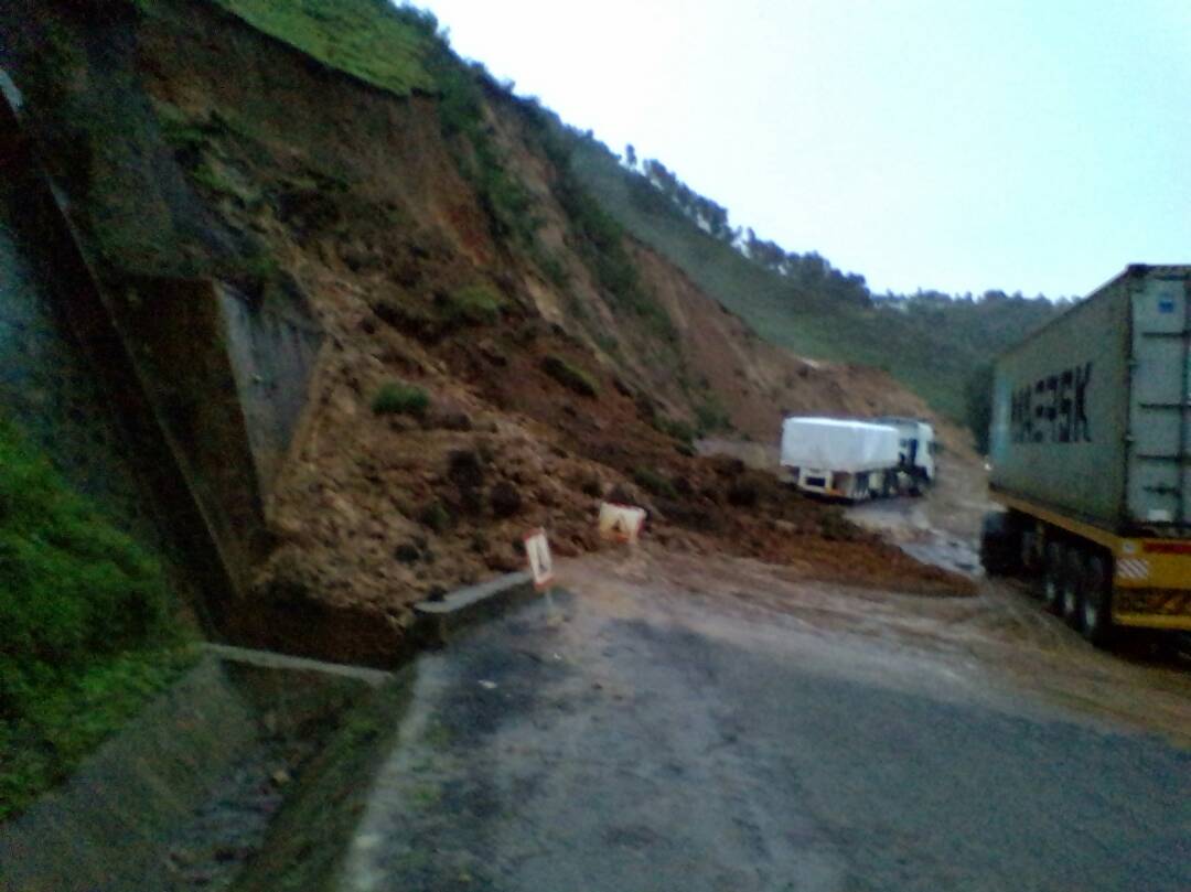 Umuhanda watengutse ubu nta rujya n