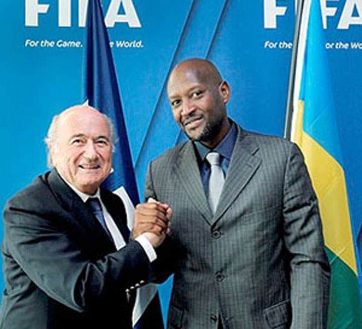 Perezida wa FERWAFA aracyafite inshingano zo kuzamura umupira w'abakiri bato