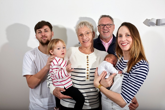 Deborah yabyaye abana babiri abikesha nyababyeyi yahawe na nyina