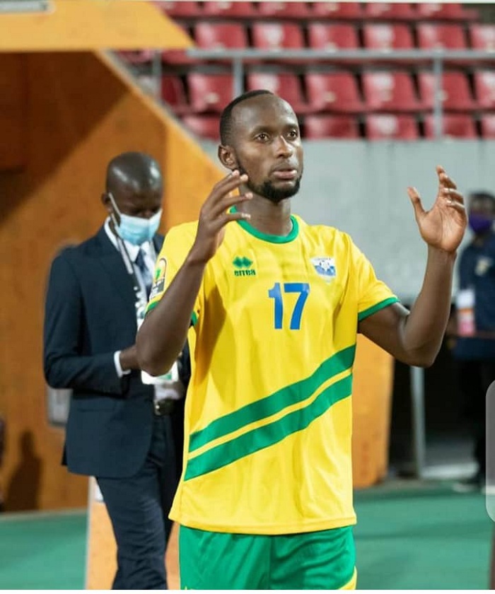 Manzi Thierry azamara iminsi mike hanze y'ikibuga nyuma yo kuvunikira mu mukino na Togo