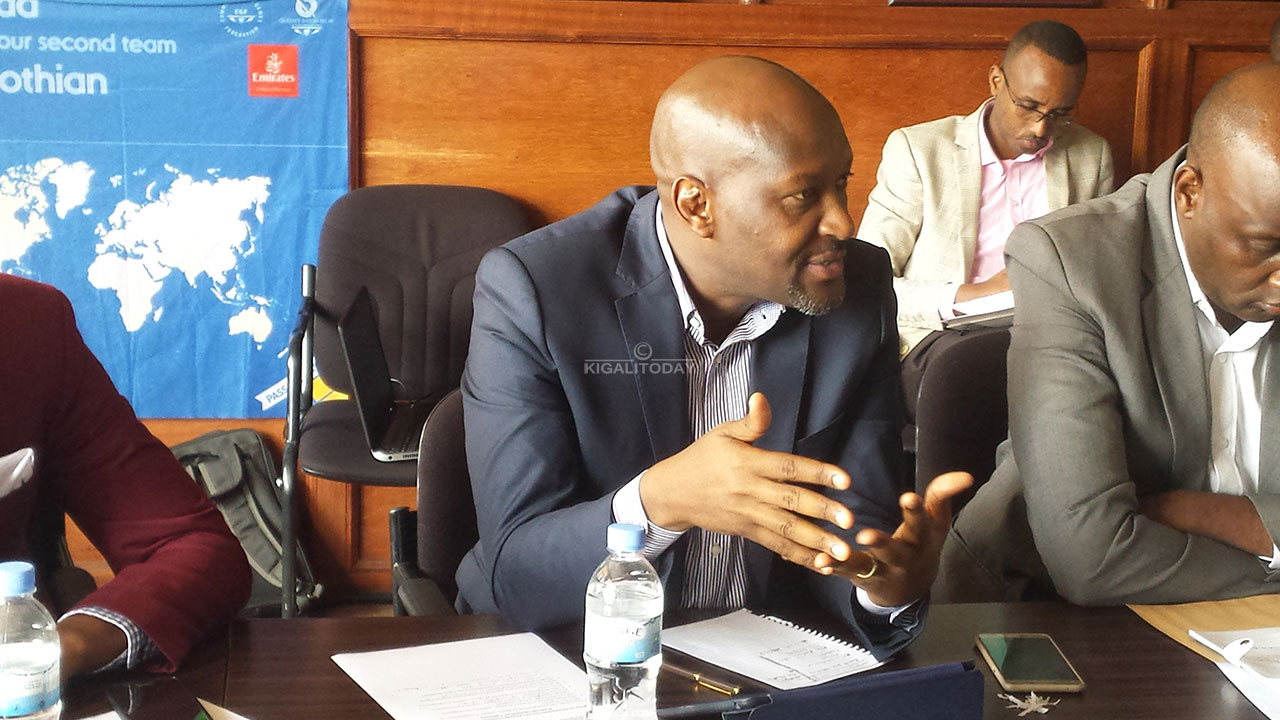 Nzamwita Vincent De Gaulle nawe yavuze ko inkunga FERWAFA ihabwa idahagije