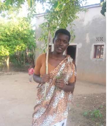 Uwimbabazi Delphine w