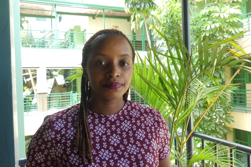 Denyse Uwizeye ukora muri Ihorere Munyarwanda Organization (IMRO) yagaragaje ko sosiyete sivile iyo zitanze amakuru neza, zigira uruhare runini mu gufasha abantu guhindura imyumvire