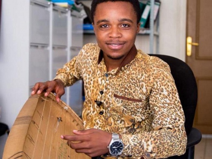 Munyakazi Deo ucuranga inanga asaba ko abakora umuziki wa gakondo bahabwa agaciro