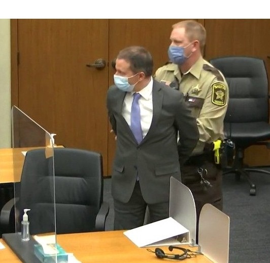 Perezida Biden n'abandi Banyamerika benshi bishimiye kuba Derek yahamwe n'icyaha cyo kwica George Floyd