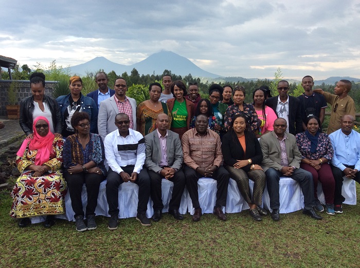 Aba ni bamwe mu bagize itsinda rya diaspora nyarwanda basuye Intara y