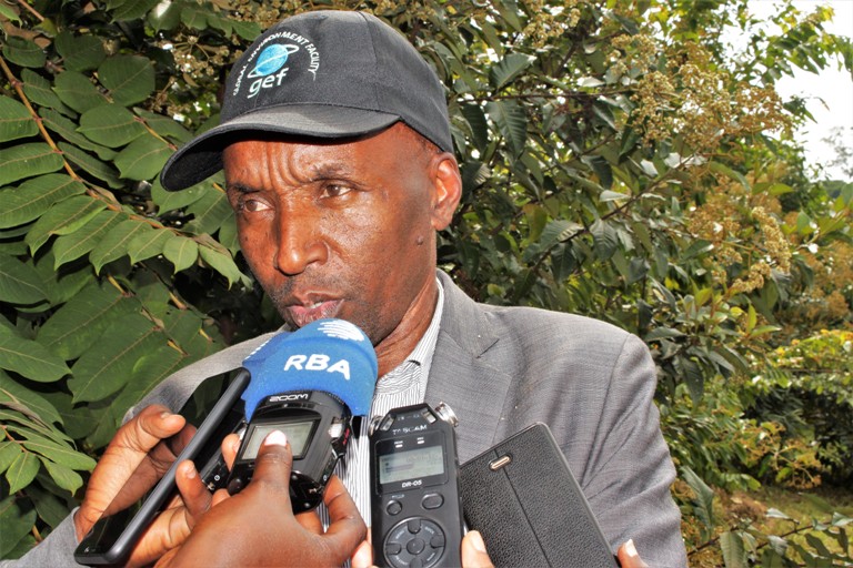 Dismas Bakundukize ushinzwe imicungire y'amashyamba mu kigo gishinzwe amashyamba