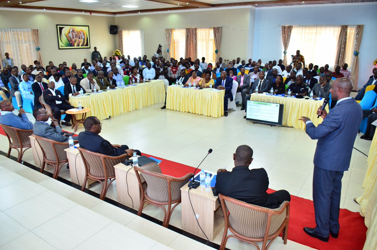 Abikorera b'Iburengerazuba nibo babaye indashyikirwa mu gutanga imisoro 