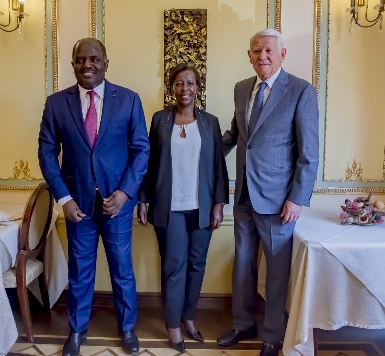 Mu Murwa mukuru Bucharest, Mushikiwabo yaganiriye na mugenzi we ushinzwe Ububanyi n'Amahanga n'Ubutwererane, Teodor Meleșcanu