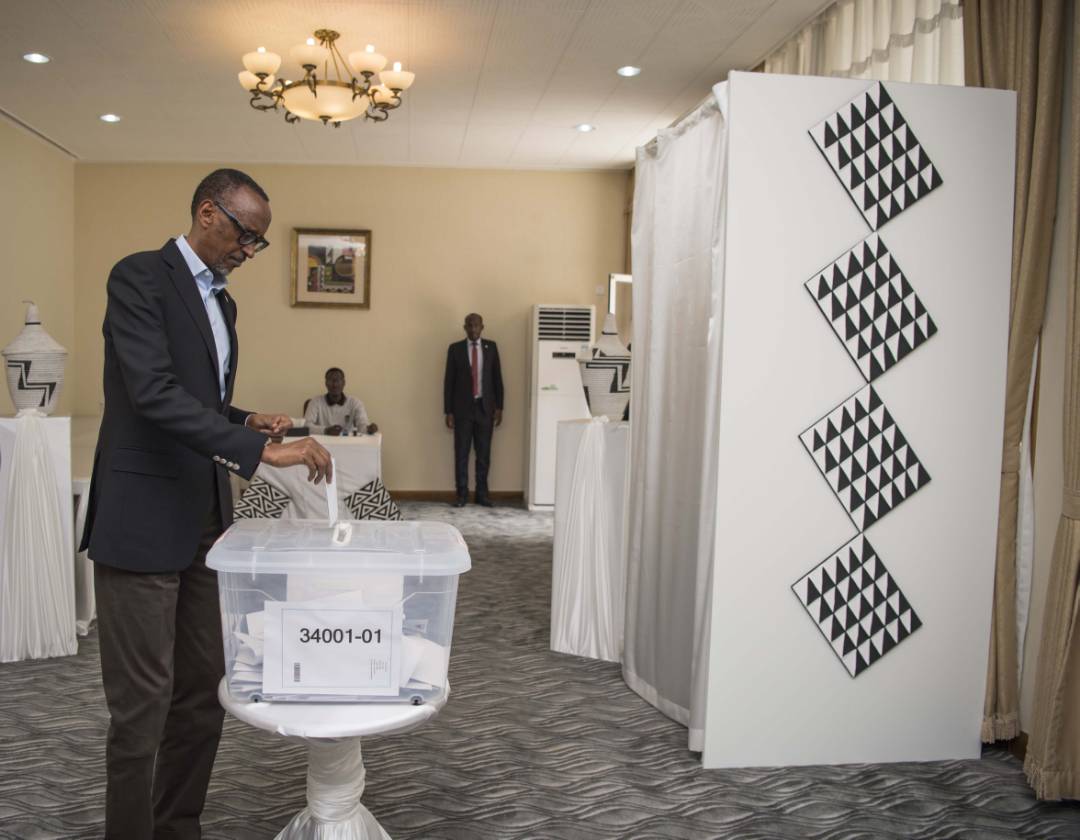 Perezida Kagame yatoye abadepite