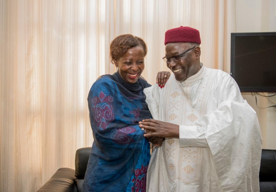 Mushikiwabo yagarutse muri Afurika yerekeza i Niamey, aho yabonanye na Perezida Issoufou Mahamadou