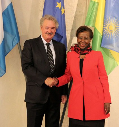 Mushikiwabo yakomereje mu Murwa mukuru Luxembourg City, aho yabonanye na Minisitiri w'Ububanyi n'Amahanga, ean Asselborn