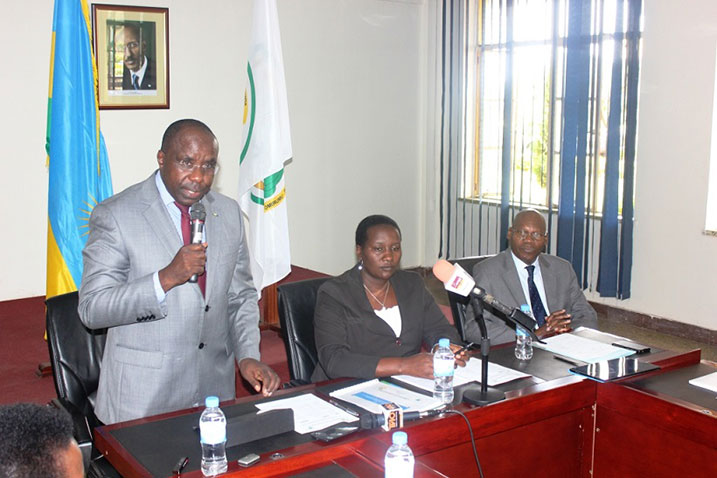 Dr Habumuremyi arasaba ko bahabwa aho bakorera hahagije.