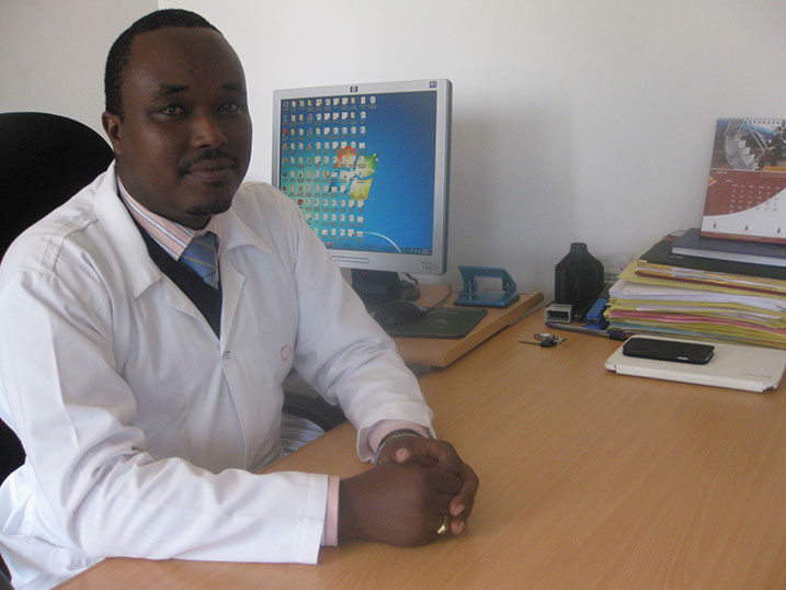 Dr Sendegeya asaba abarwayi kujya batanga amakuru igihe randez-vous zitubahirijwe.