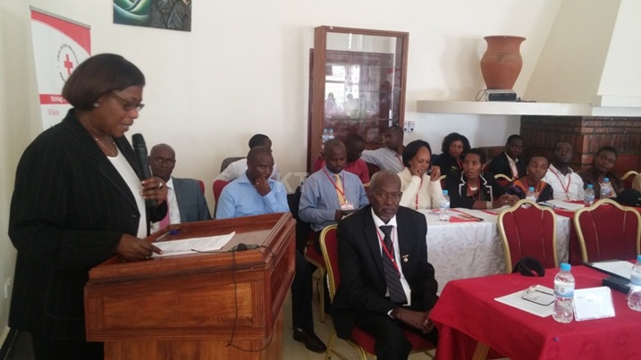 Dr. Alvera Mukabaramba ashimira Croix Rouge ayisaba gukomeza gukora ibikorwa biramba.
