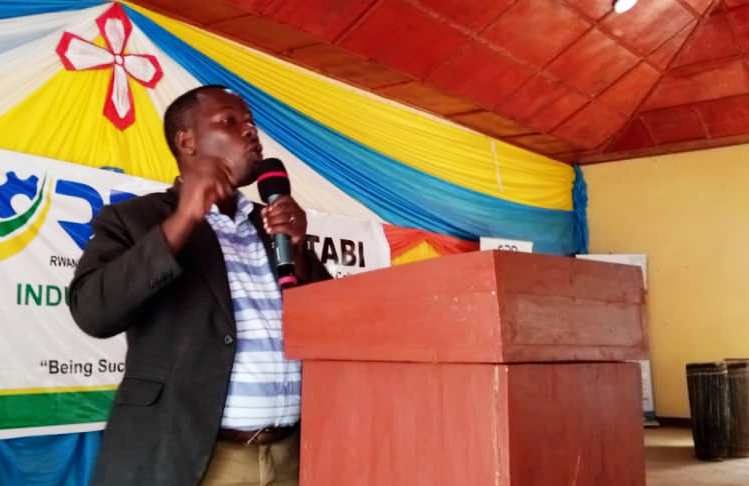 Dr Ange ati Abakobwa ntibakeneye guhongwa n