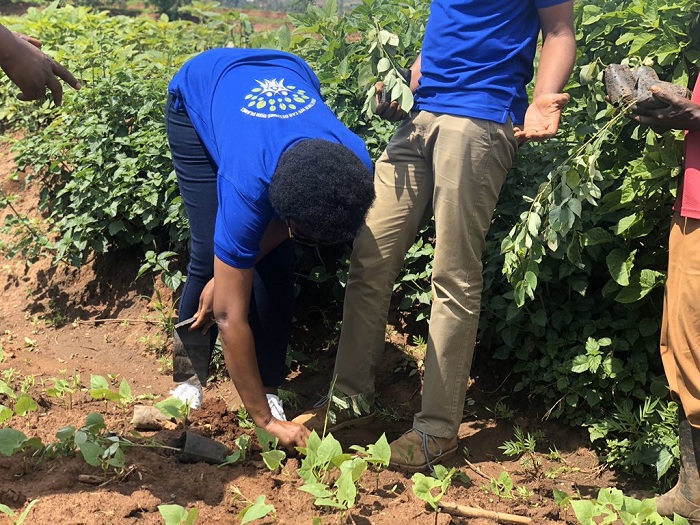 Dr Diane Karusisi uyobora Banki ya Kigali yavuze ko badakora ubucuruzi gusa ahubwo bita no ku bidukikije